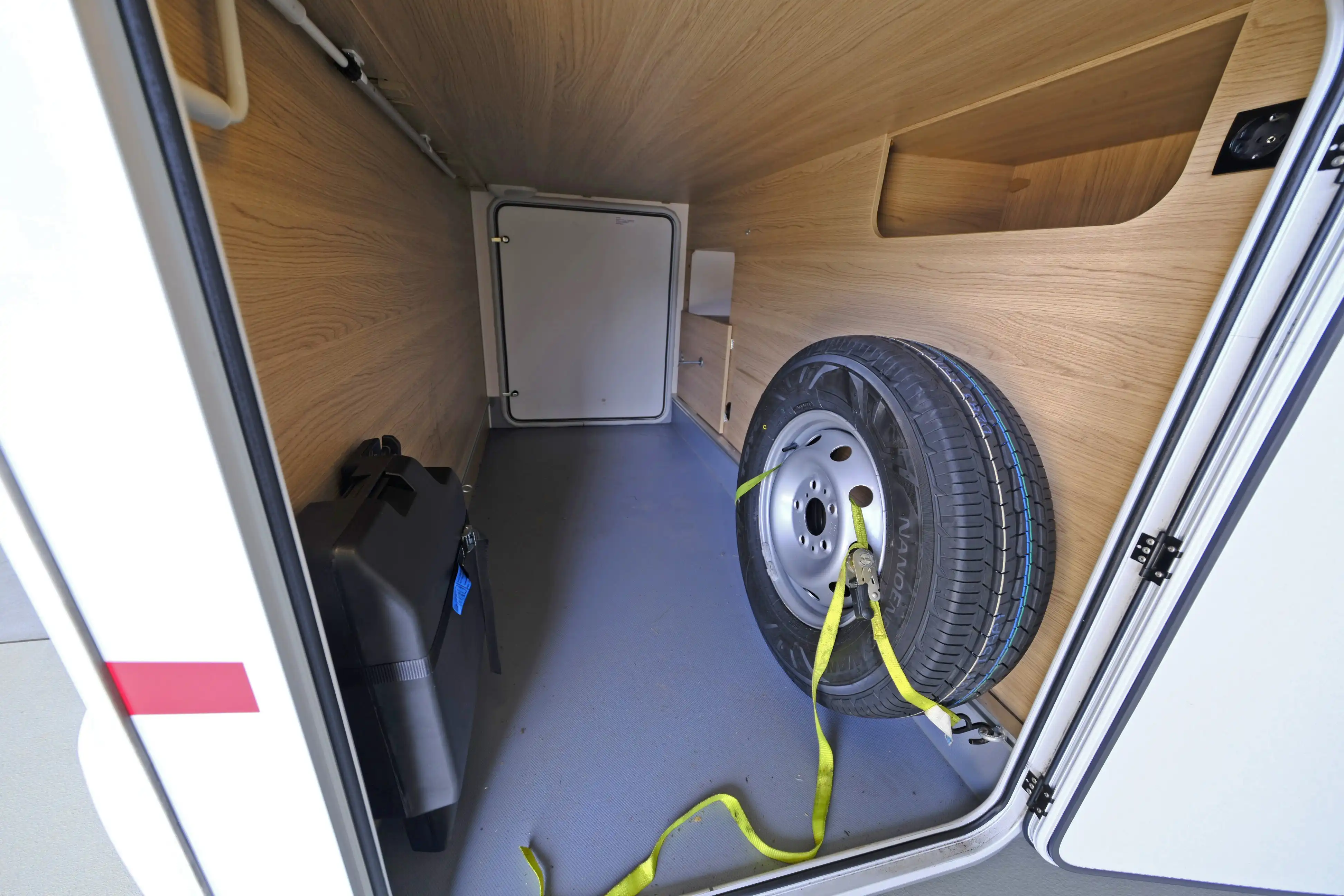 LMC Cruiser T 732 G